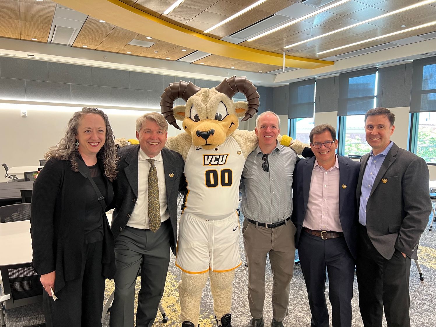 Group photo at Virginia Commonwealth University STEM building